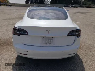 2018 Tesla Model 3 Long Range Battery z VIN 5YJ3E1EB4JF085278, wystawiony jako Copart lot #55468385 z przebiegiem 101 902 mil mil oraz Szkoda całkowita • Salvage title. Historia ofert i sprzedaży dostępna na DreamBid. Obrazek 6.