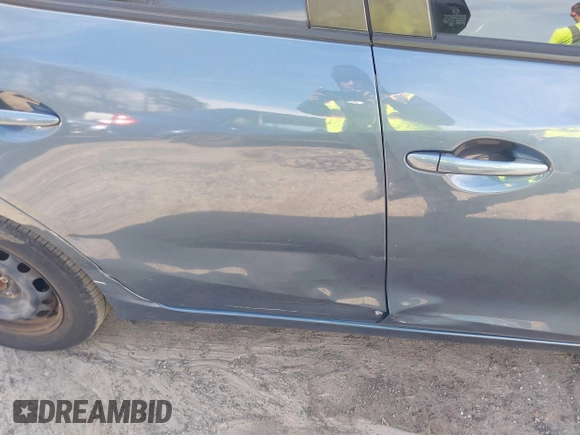 2014 Mazda 3 i SV with VIN JM1BM1T78E1186139, listed as a IAAI auction lot 41753058 with 117,197 mi miles and . Bid and sale history available at DreamBid. Image 6.