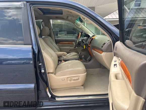 2005 Lexus GX 470 z VIN JTJBT20X550072373, wystawiony jako IAAI lot #42495387 z przebiegiem 221 554 mil mil oraz . Historia ofert i sprzedaży dostępna na DreamBid. Obrazek 5.
