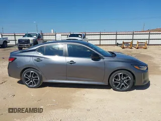 2025 Nissan Sentra SR z VIN 3N1AB8DV8SY309598, wystawiony jako IAAI lot #42460527 z przebiegiem 3 690 mil mil oraz . Historia ofert i sprzedaży dostępna na DreamBid. Obrazek 13.
