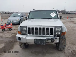 2007 Jeep Commander Sport с VIN 1J8HG48P07C577569, выставлен на аукционе IAAI как лот 41497583 с пробегом 245 446 миль миль и . История ставок и продаж доступна на DreamBid. Изображение 6.