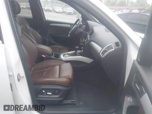 2017 Audi Q5 Premium Plus z VIN WA1M2AFP6HA087716, wystawiony jako IAAI lot #42234713 z przebiegiem 90 939 mil mil oraz . Historia ofert i sprzedaży dostępna na DreamBid. Obrazek 5.