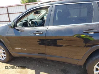2016 Jeep Cherokee Latitude with VIN 1C4PJMCSXGW296586, listed as a IAAI auction lot 42686423 with 83,833 mi miles and . Bid and sale history available at DreamBid. Image 14.