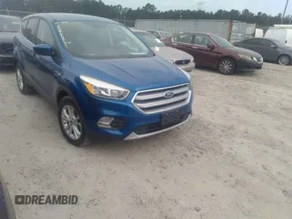 2017 Ford Escape SE z VIN 1FMCU9GD5HUC34665, wystawiony jako IAAI lot #42299869 z przebiegiem 61 958 mil mil oraz . Historia ofert i sprzedaży dostępna na DreamBid. Obrazek 1.