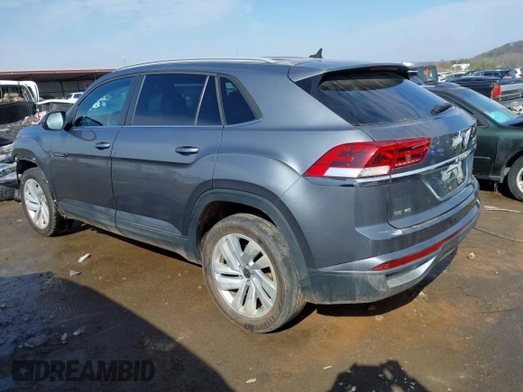 2020 Volkswagen Atlas SE z VIN 1V21E2CA9LC211835, wystawiony jako IAAI lot #41574645 z przebiegiem 50 586 mil mil oraz . Historia ofert i sprzedaży dostępna na DreamBid. Obrazek 3.