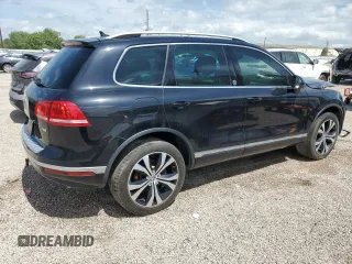 2017 Volkswagen Touareg Wolfsburg Edition с VIN WVGRF7BPXHD003755, выставлен на аукционе Copart как лот 52582425 с пробегом 333 333 миль миль и Чистый • Clean title. История ставок и продаж доступна на DreamBid. Изображение 3.