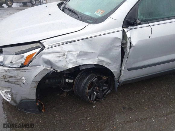2016 Chevrolet Traverse LS with VIN 1GNKRFED9GJ124857, listed as a IAAI auction lot 41567686 with 1 mi miles. Bid and sale history available at carsss.com. Image 6.