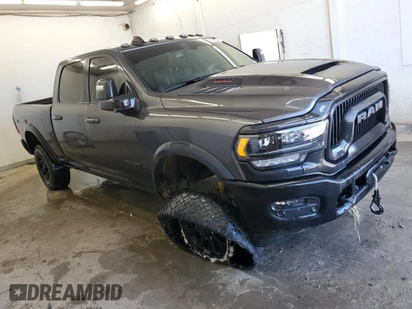 2024 Ram 2500 Power Wagon z VIN 3C6TR5EJ8RG130481, wystawiony jako Copart lot #57810265 z przebiegiem 34 070 mil mil oraz Szkoda całkowita • Salvage title. Historia ofert i sprzedaży dostępna na DreamBid. Obrazek 4.