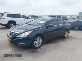 2013 Hyundai Sonata GLS z VIN 5NPEB4AC7DH551258, wystawiony jako IAAI lot #39504398 z przebiegiem 177 552 mil mil oraz . Historia ofert i sprzedaży dostępna na DreamBid. Obrazek 17.