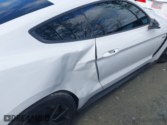 2017 Ford Mustang Shelby GT350 z VIN 1FA6P8JZ1H5523310, wystawiony jako IAAI lot #41575570 z przebiegiem 60 122 mil mil oraz . Historia ofert i sprzedaży dostępna na DreamBid. Obrazek 6.