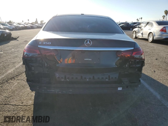 2022 Mercedes-Benz E 350 z VIN W1KZF8DB0NB085097, wystawiony jako Copart lot #46523145 z przebiegiem 65 247 mil mil oraz Szkoda całkowita • Salvage title. Historia ofert i sprzedaży dostępna na DreamBid. Obrazek 6.