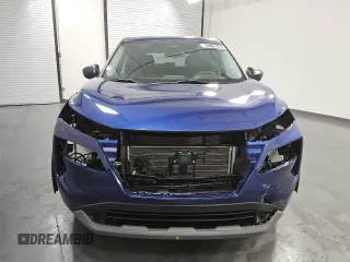2023 Nissan Rogue S z VIN 5N1BT3AB2PC901473, wystawiony jako Copart lot #65779335 z przebiegiem 40 664 mil mil oraz Czysty tytuł • Clean title. Historia ofert i sprzedaży dostępna na DreamBid. Obrazek 5.