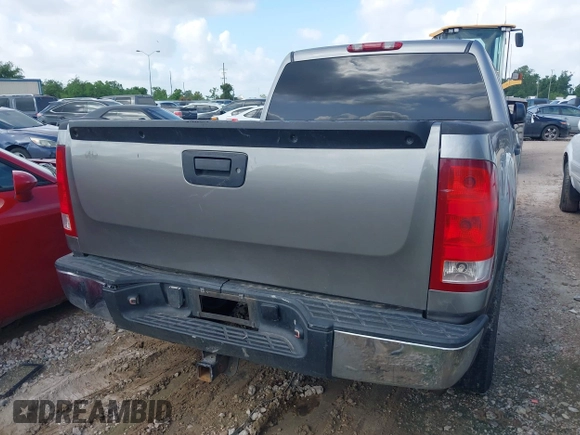2007 GMC Sierra 1500 SLE1 z VIN 2GTEC13J671516076, wystawiony jako IAAI lot #42362311 z przebiegiem 359 483 mil mil oraz . Historia ofert i sprzedaży dostępna na DreamBid. Obrazek 4.