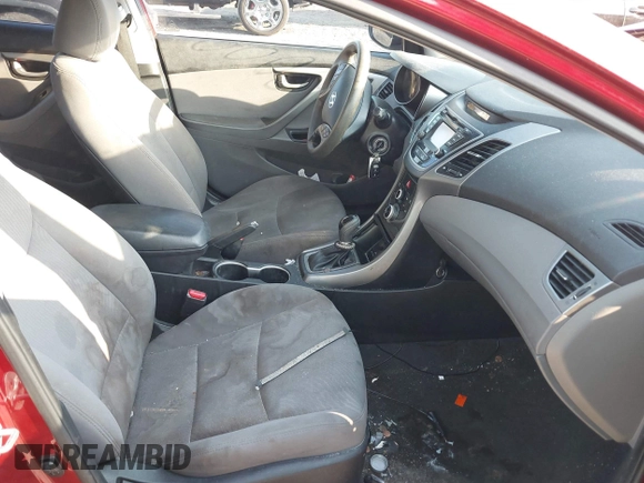 2015 Hyundai Elantra SE z VIN 5NPDH4AE2FH584067, wystawiony jako IAAI lot #42200075 z przebiegiem 133 098 mil mil oraz . Historia ofert i sprzedaży dostępna na DreamBid. Obrazek 5.