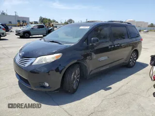2011 Toyota Sienna XLE AAS z VIN 5TDYK3DC7BS111311, wystawiony jako Copart lot #57298675 z przebiegiem 131 597 mil mil oraz Szkoda całkowita • Salvage title. Historia ofert i sprzedaży dostępna na DreamBid. Obrazek 1.
