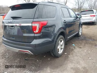 2017 Ford Explorer XLT with VIN 1FM5K7D81HGA68203, listed as a IAAI auction lot 41908625 with 98,996 mi miles and . Bid and sale history available at carsss.com. Image 4.