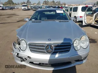 2004 Mercedes-Benz SL 500 z VIN WDBSK75F64F073173, wystawiony jako IAAI lot #41153450 z przebiegiem 85 515 mil mil oraz . Historia ofert i sprzedaży dostępna na DreamBid. Obrazek 13.