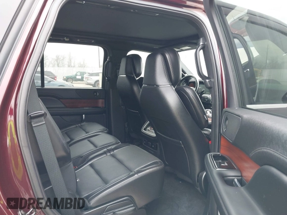 2021 Lincoln Navigator Reserve z VIN 5LMJJ2LT2MEL17430, wystawiony jako IAAI lot #41623672 z przebiegiem 21 706 mil mil oraz . Historia ofert i sprzedaży dostępna na DreamBid. Obrazek 8.