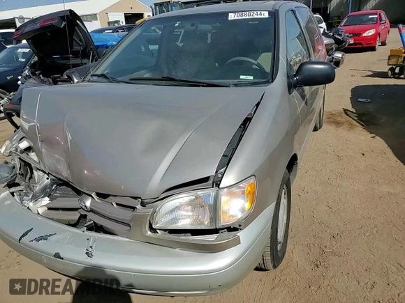 2000 Toyota Sienna LE with VIN 4T3ZF13C3YU229328, listed as a Copart auction lot 70880244 with 201,464 mi miles and Salvage Title. Bid and sale history available at carsss.com. Image 12.