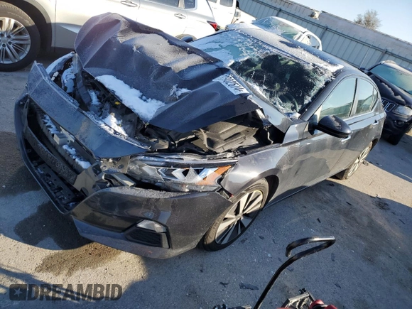 2022 Nissan Altima 2.5 SV with VIN 1N4BL4DV7NN300261, listed as a Copart auction lot 82902674 with 0 mi miles and Salvage Title. Bid and sale history available at carsss.com. Image 1.