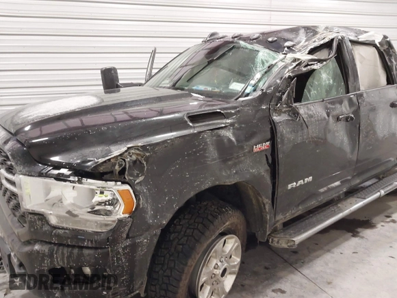 2022 Ram 2500 Big Horn with VIN 3C6UR5DJ8NG145207, listed as a IAAI auction lot 41512026 with 73,951 mi miles. Bid and sale history available at carsss.com. Image 6.