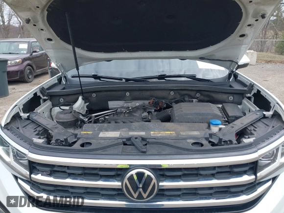 2021 Volkswagen Atlas SE z VIN 1V2RE2CA2MC205086, wystawiony jako IAAI lot #41902654 z przebiegiem 111 024 mil mil oraz . Historia ofert i sprzedaży dostępna na DreamBid. Obrazek 10.