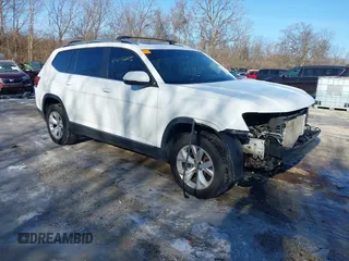 2018 Volkswagen Atlas 3.6L V6 SEL with VIN 1V2MR2CA1JC555173, listed as a IAAI auction lot 41411225 with 101,595 mi miles. Bid and sale history available at carsss.com. Image 1.