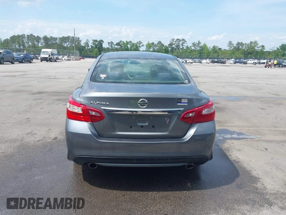 2018 Nissan Altima 2.5 SR with VIN 1N4AL3APXJC138949, listed as a IAAI auction lot 42129229 with 189,188 mi miles. Bid and sale history available at carsss.com. Image 16.