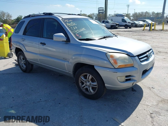 2005 Kia Sportage LX with VIN KNDJE723957128130, listed as a IAAI auction lot 41646193 with 188,142 mi miles and . Bid and sale history available at carsss.com. Image 1.