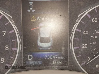 2017 Infiniti Q50 3.0t Premium with VIN JN1EV7AR3HM841394, listed as a IAAI auction lot 40635548 with 73,047 mi miles. Bid and sale history available at carsss.com. Image 15.