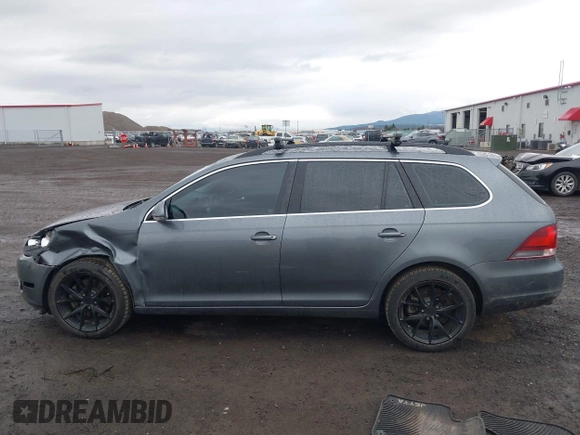 2014 Volkswagen Jetta SportWagen TDI with VIN 3VWPL7AJ9EM626122, listed as a IAAI auction lot 41896727 with 72,701 mi miles. Bid and sale history available at carsss.com. Image 14.