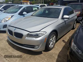 2013 BMW 5 Series 528i with VIN WBAXG5C5XDD233958, listed as a Copart auction lot 54002195 with 103,543 mi miles and Clean Title. Bid and sale history available at carsss.com. Image 2.