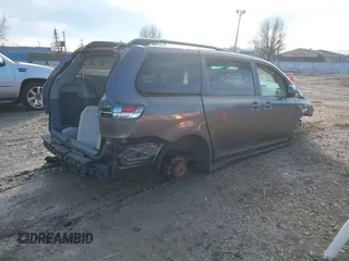 2012 Toyota Sienna SE with VIN 5TDXK3DC5CS264461, listed as a IAAI auction lot 41526874 with 1 mi miles. Bid and sale history available at carsss.com. Image 4.