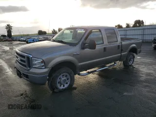 2005 Ford F-250 XL with VIN 1FTSW21525EB22494, listed as a Copart auction lot 86820084 with 135,715 mi miles and Salvage title. Bid and sale history available at DreamBid. Image 1.