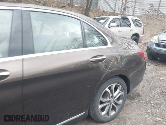 2016 Mercedes-Benz C 300 Luxury with VIN 55SWF4KB5GU162876, listed as a IAAI auction lot 42028472 with 65,901 mi miles and . Bid and sale history available at DreamBid. Image 18.