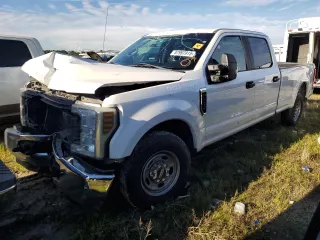 2019 Ford F-350 XL with VIN 1FT8W3A68KEC83176, listed as a Copart auction lot 87997915 with 275,052 mi miles and Salvage title. Bid and sale history available at DreamBid. Image 1.