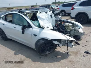 2024 Tesla Model 3 z VIN 5YJ3E1EA7RF767266, wystawiony jako IAAI lot #41916334 z przebiegiem Nie podano mil oraz . Historia ofert i sprzedaży dostępna na DreamBid. Obrazek 1.