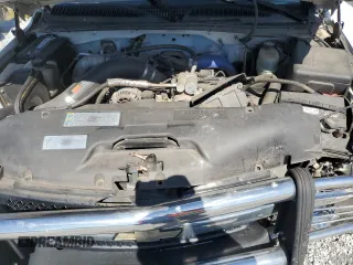 2002 Chevrolet Silverado 3500 LT with VIN 1GCJK33122F132424, listed as a Copart auction lot 47642225 with 157,995 mi miles and Salvage Title. Bid and sale history available at carsss.com. Image 11.