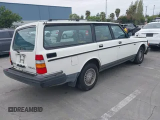 1991 Volvo 240 с VIN YV1AA885XM1897225, выставлен на аукционе IAAI как лот 42018402 с пробегом 158 448 миль миль и . История ставок и продаж доступна на DreamBid. Изображение 4.