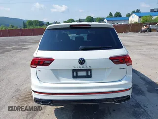 2022 Volkswagen Tiguan SE R-Line Black with VIN 3VV8B7AX0NM007523, listed as a IAAI auction lot 42457688 with 39,084 mi miles and . Bid and sale history available at DreamBid. Image 16.