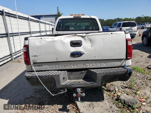 2008 Ford F-250 XL with VIN 1FTSW20588EC04221, listed as a Copart auction lot 55521315 with 176,276 mi miles and Salvage title. Bid and sale history available at DreamBid. Image 6.