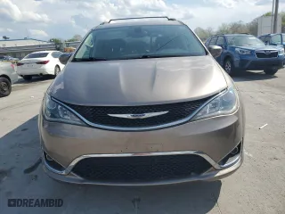 2018 Chrysler Pacifica Touring L with VIN 2C4RC1BG2JR234890, listed as a Copart auction lot 52686625 with 84,822 mi miles and Salvage Title. Bid and sale history available at carsss.com. Image 5.