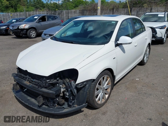 2010 Volkswagen Jetta Wolfsburg Edition с VIN 3VWRA7AJ6AM059828, выставлен на аукционе IAAI как лот 42312767 с пробегом 144 846 миль миль и . История ставок и продаж доступна на DreamBid. Изображение 2.