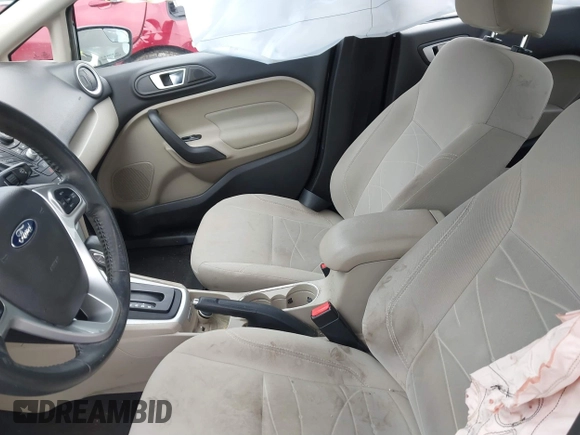 2014 Ford Fiesta SE with VIN 3FADP4BJ8EM159613, listed as a IAAI auction lot 41661005 with 100,006 mi miles. Bid and sale history available at carsss.com. Image 5.