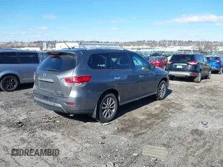 2016 Nissan Pathfinder S with VIN 5N1AR2MM1GC637454, listed as a IAAI auction lot 41640789 with 133,016 mi miles. Bid and sale history available at carsss.com. Image 4.
