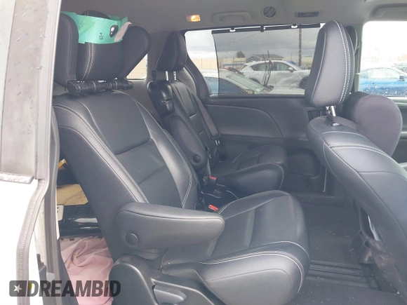 2018 Toyota Sienna SE with VIN 5TDXZ3DC5JS943512, listed as a IAAI auction lot 41786389 with 81,280 mi miles and . Bid and sale history available at DreamBid. Image 8.