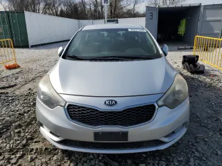 2016 Kia Forte EX z VIN KNAFX4A87G5528162, wystawiony jako Copart lot #49631115 z przebiegiem 134 796 mil mil oraz Szkoda całkowita • Salvage title. Historia ofert i sprzedaży dostępna na DreamBid. Obrazek 5.
