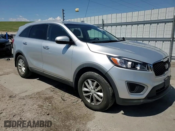 2017 Kia Sorento LX z VIN 5XYPGDA3XHG236574, wystawiony jako Copart lot #56359835 z przebiegiem 105 297 mil mil oraz Szkoda całkowita • Salvage title. Historia ofert i sprzedaży dostępna na DreamBid. Obrazek 14.