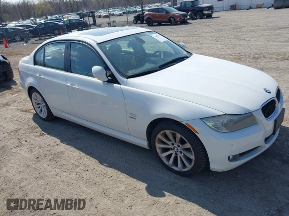 2011 BMW 3 Series 328i xDrive z VIN WBAPK5G52BNN51640, wystawiony jako IAAI lot #42017674 z przebiegiem Nie podano mil oraz . Historia ofert i sprzedaży dostępna na DreamBid. Obrazek 1.
