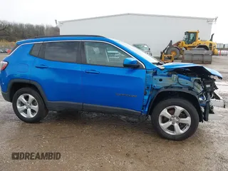 2018 Jeep Compass Latitude z VIN 3C4NJDBBXJT104122, wystawiony jako IAAI lot #41946947 z przebiegiem 124 433 mil mil oraz . Historia ofert i sprzedaży dostępna na DreamBid. Obrazek 13.